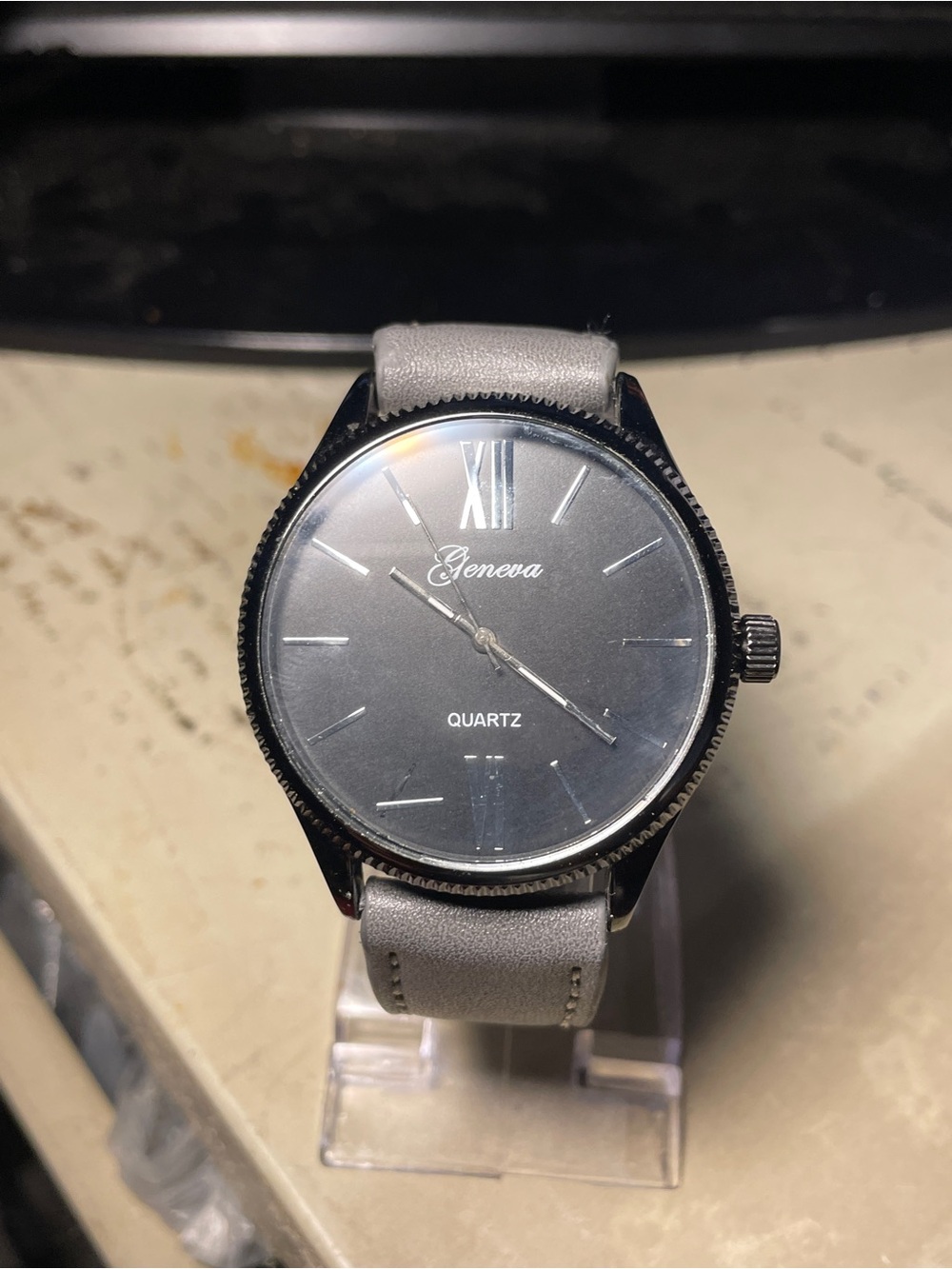 Geneva Men's Silver-Tone Case with Grey Dial and Grey Leather Strap